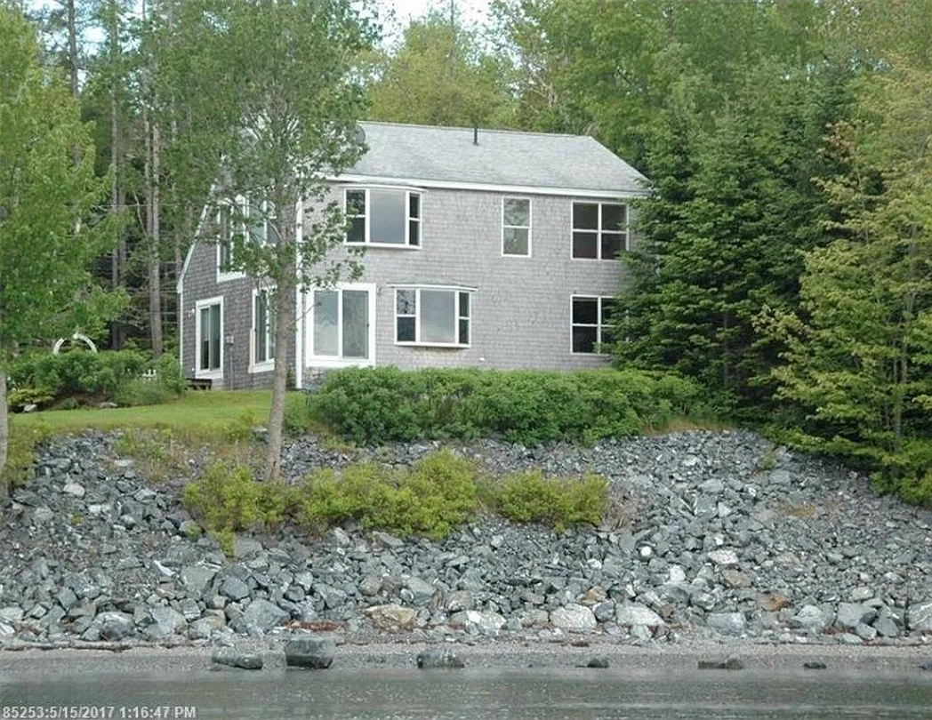 3 bed, 1600 sqft, $1,600 — Photo 2
