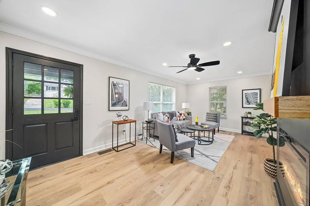 2 bed, 2.0 bath, 1028 sqft, $2,500 — Photo 3