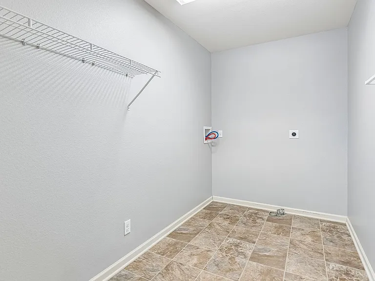 15915 Filmore Cir — Photo 26