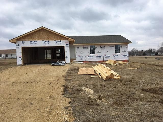 2nd image of 320 Cloud Mist Dr