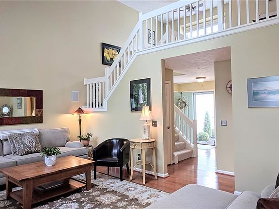 4th image of 1318 Wellington Dr