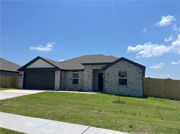 1071 Emerald St, Prairie Grove, AR 72753