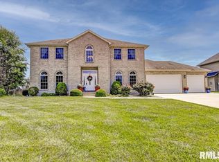 1606 E Spruce St, Chatham, IL 62629