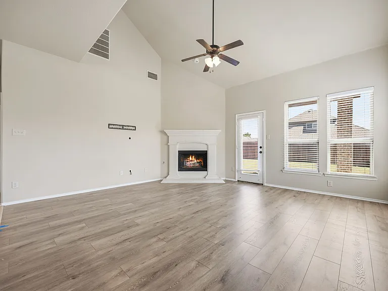 1445 Bateman Ln — Photo 13