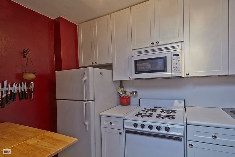 2nd image of 235 E 87th St APT 9G