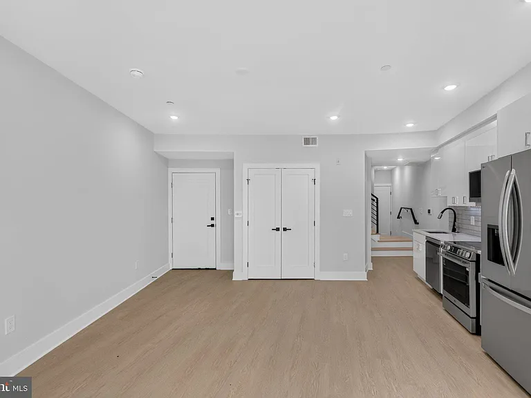 1650 Columbia Rd NW #402 — Photo 6