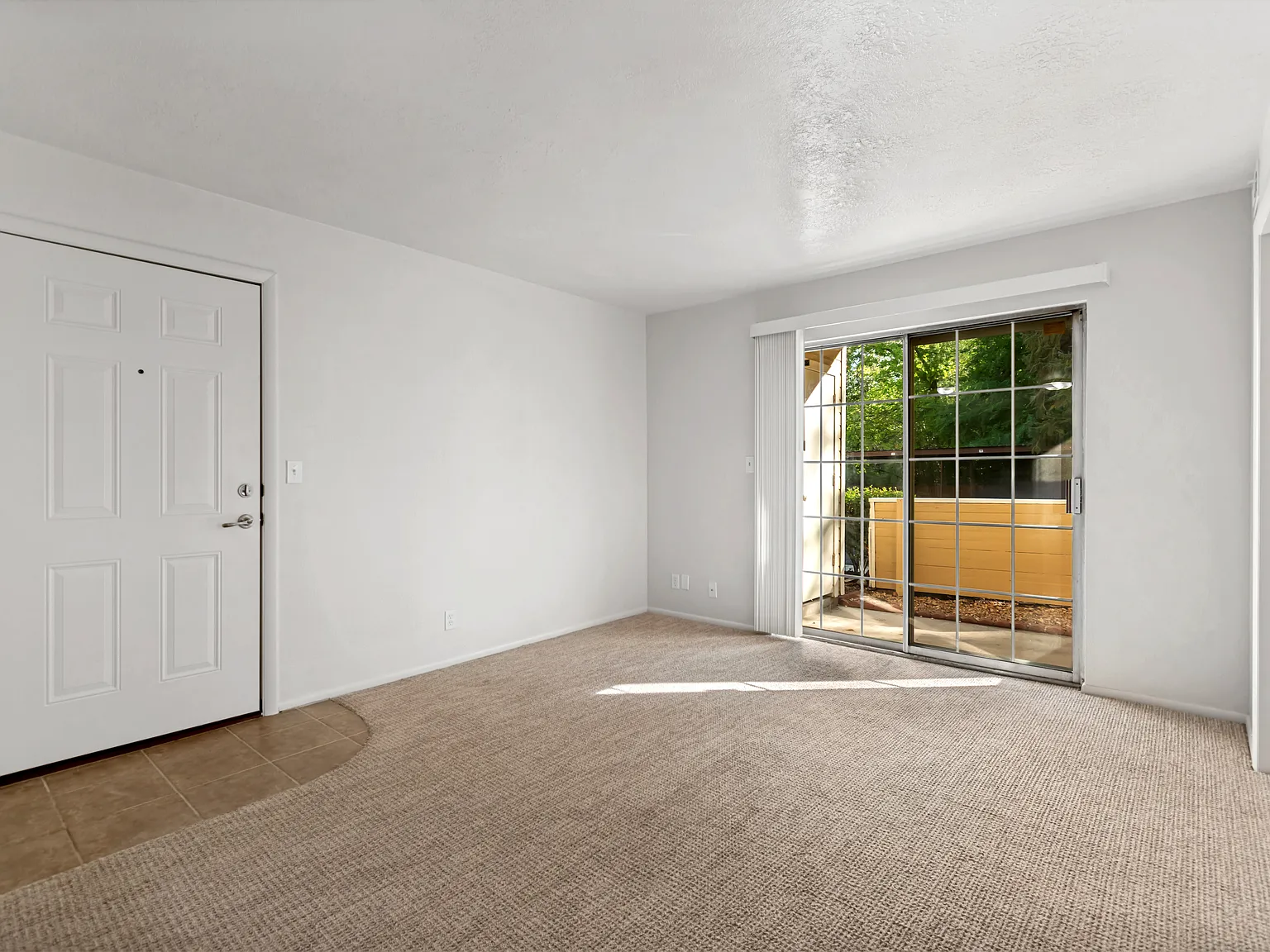 2 bed, 648 sqft, $1,650 — Photo 2