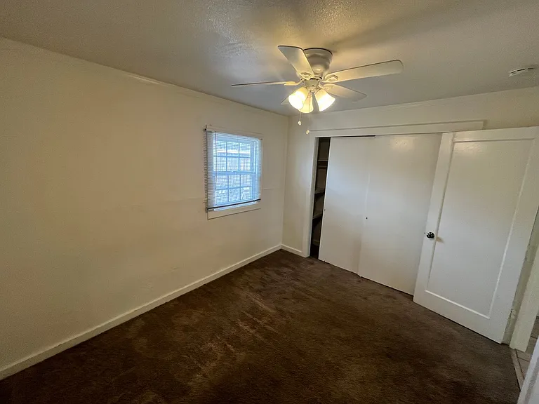360 E Foster Rd — Photo 4