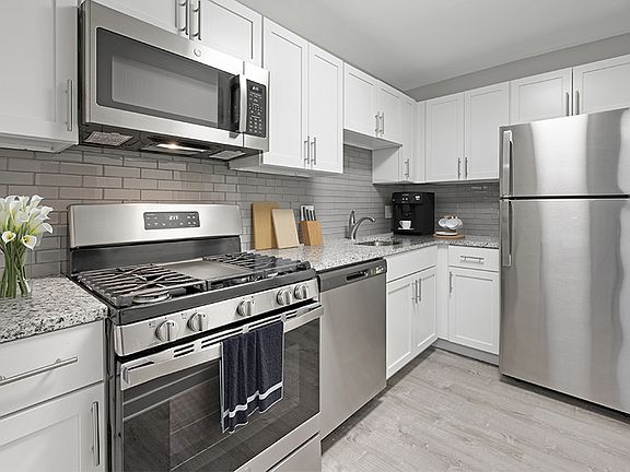 2nd image of 7499 Woodward Ave #7-307