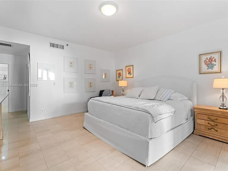 19112 Fisher Island Dr #19112 — Photo 10