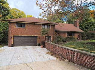 29120 Wolf Rd, Bay Village, OH 44140