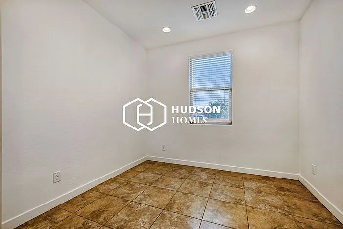 6326 W Raymond St — Photo 19