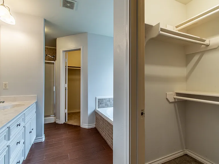 7013 Madiera Dr — Photo 20