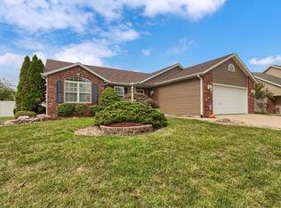 2725 Falcon Crest Dr, Edwardsville, IL 62025