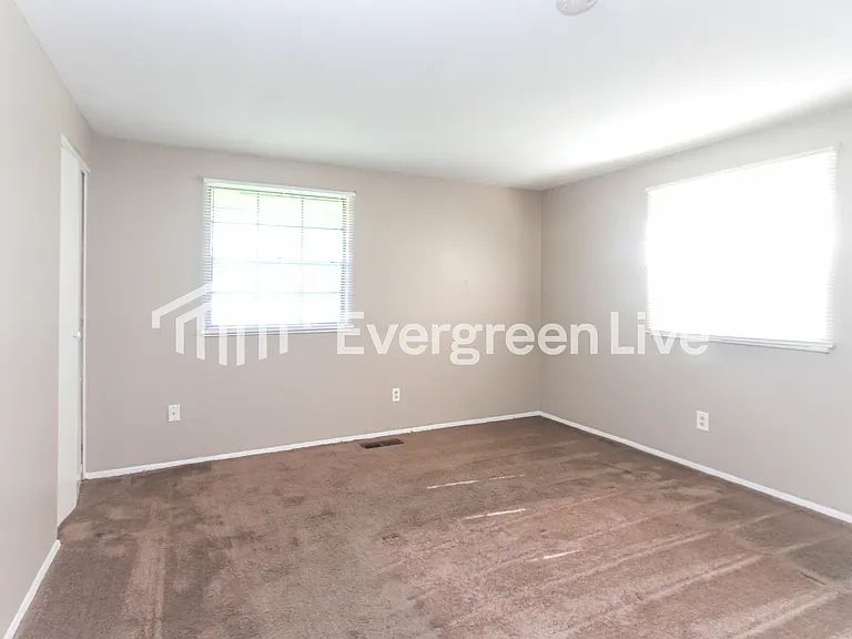 2036 Overlook Ct — Photo 10