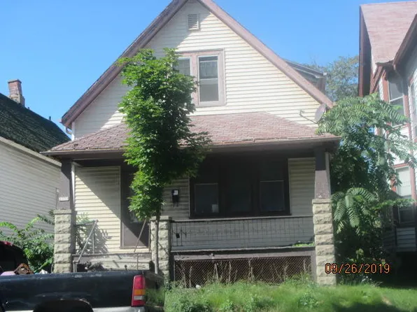 2355 N 20th St, Milwaukee, WI 53206