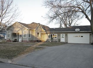 120 Sheppard Ave, Hildreth, NE 68947
