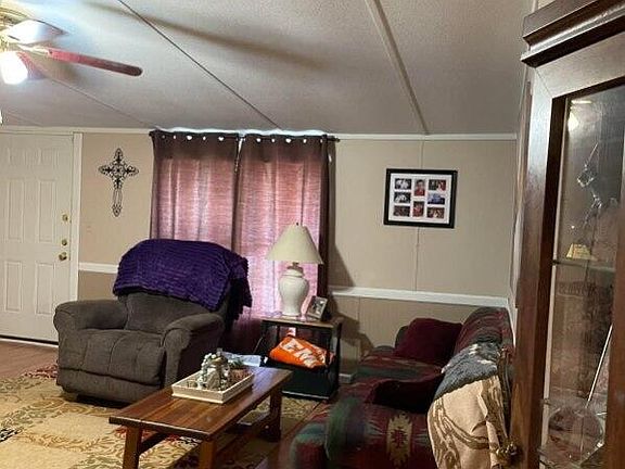 3rd image of 223 Armstrong Dr