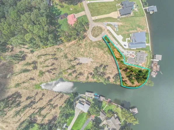 4 Donnegan Cv, Muscle Shoals, AL 35661