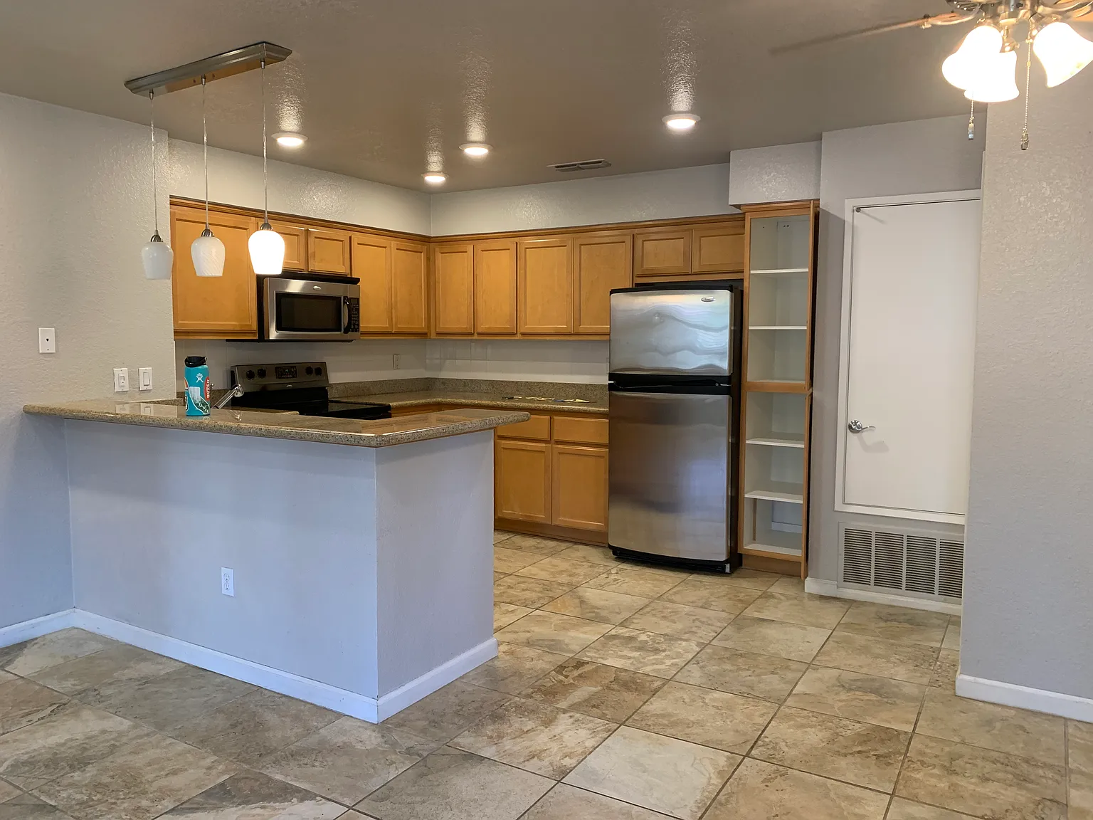 2915 N Texas St — Photo 2
