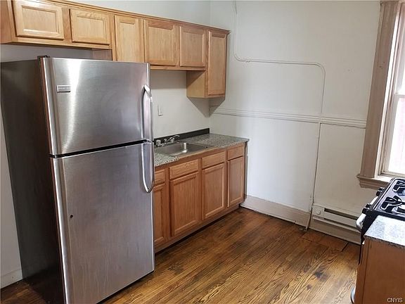 3rd image of 1022 N State St #28