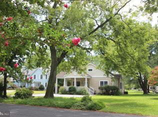 16 Oakland Ave, Ocean View, DE 19970