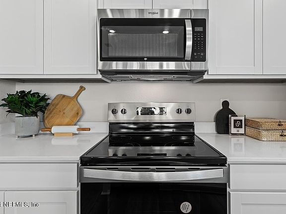 4th image of 14507 MACADAMIA Lane #313