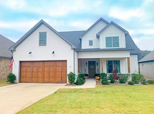 14 Waterside Dr, Little Rock, AR 72223