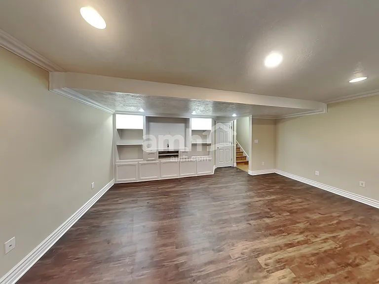 1015 W Westbury Ct — Photo 10