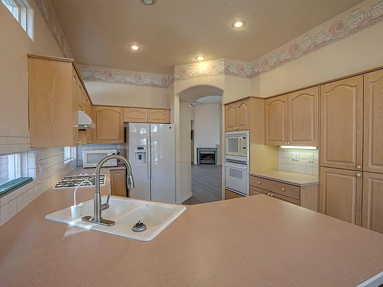 11240 Los Lagos NE — Photo 15