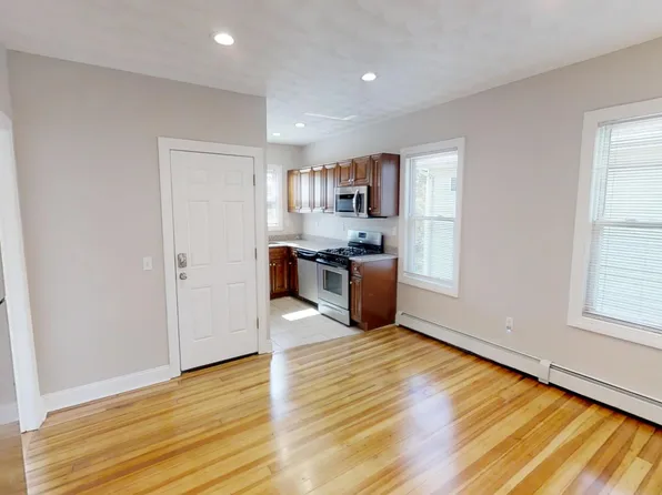 59 Pembroke Ave Floor 3, Providence, RI 02908