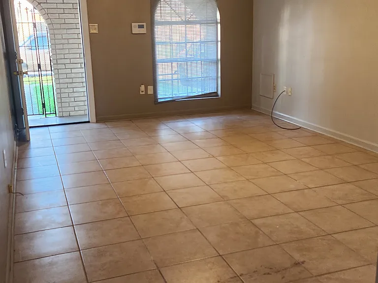 7040 Bunker Hill Rd — Photo 3