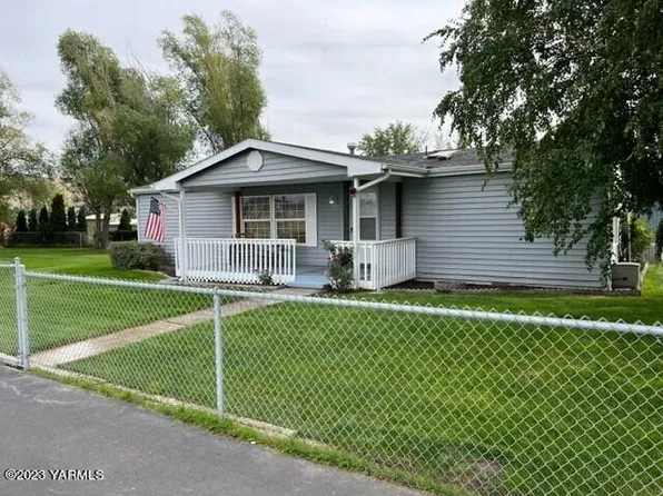32 Foster Ln, Selah, WA 98942