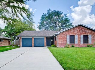 609 Mary Ann Dr, Friendswood, TX 77546