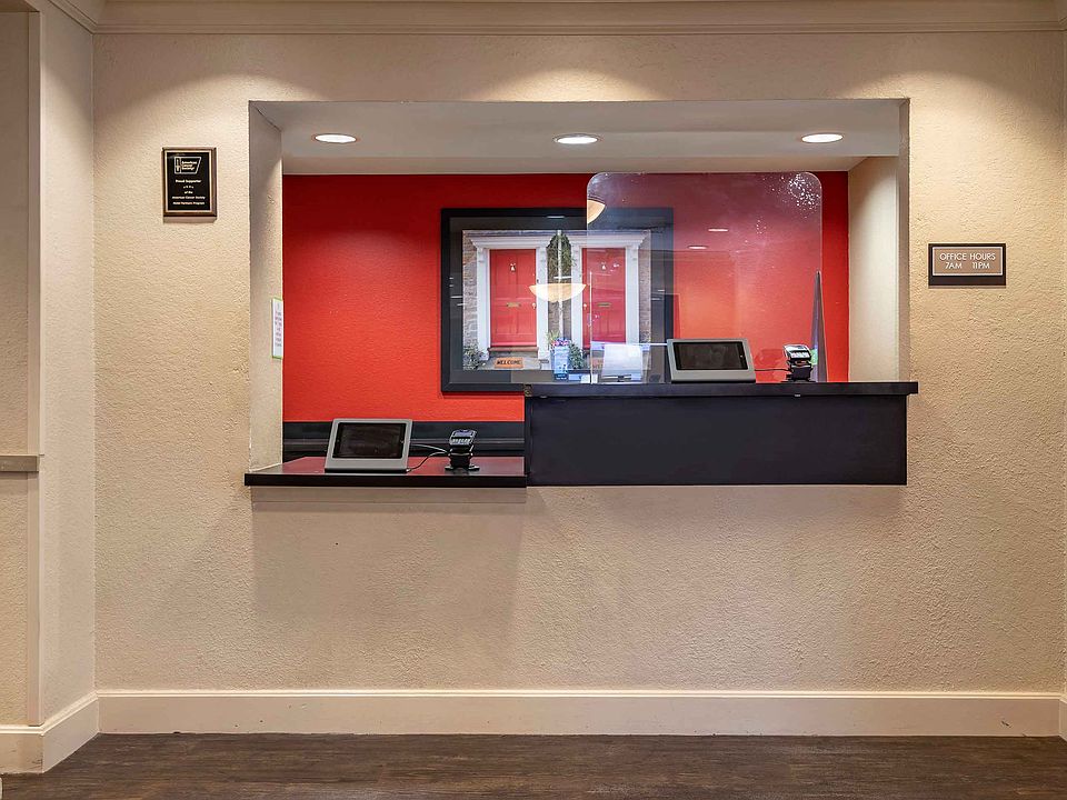 Lobby and Guest Check-in