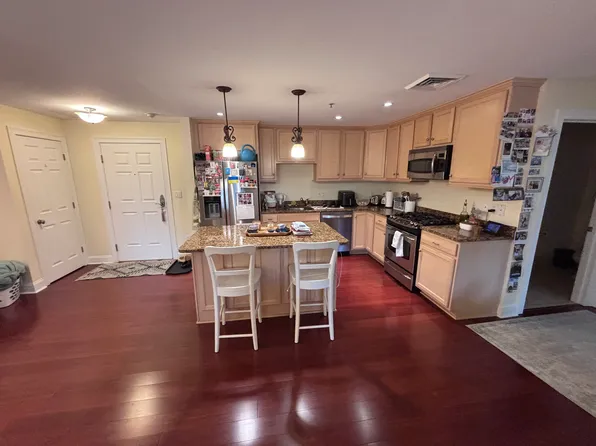 95 Conant St Unit 219, Concord, MA 01742