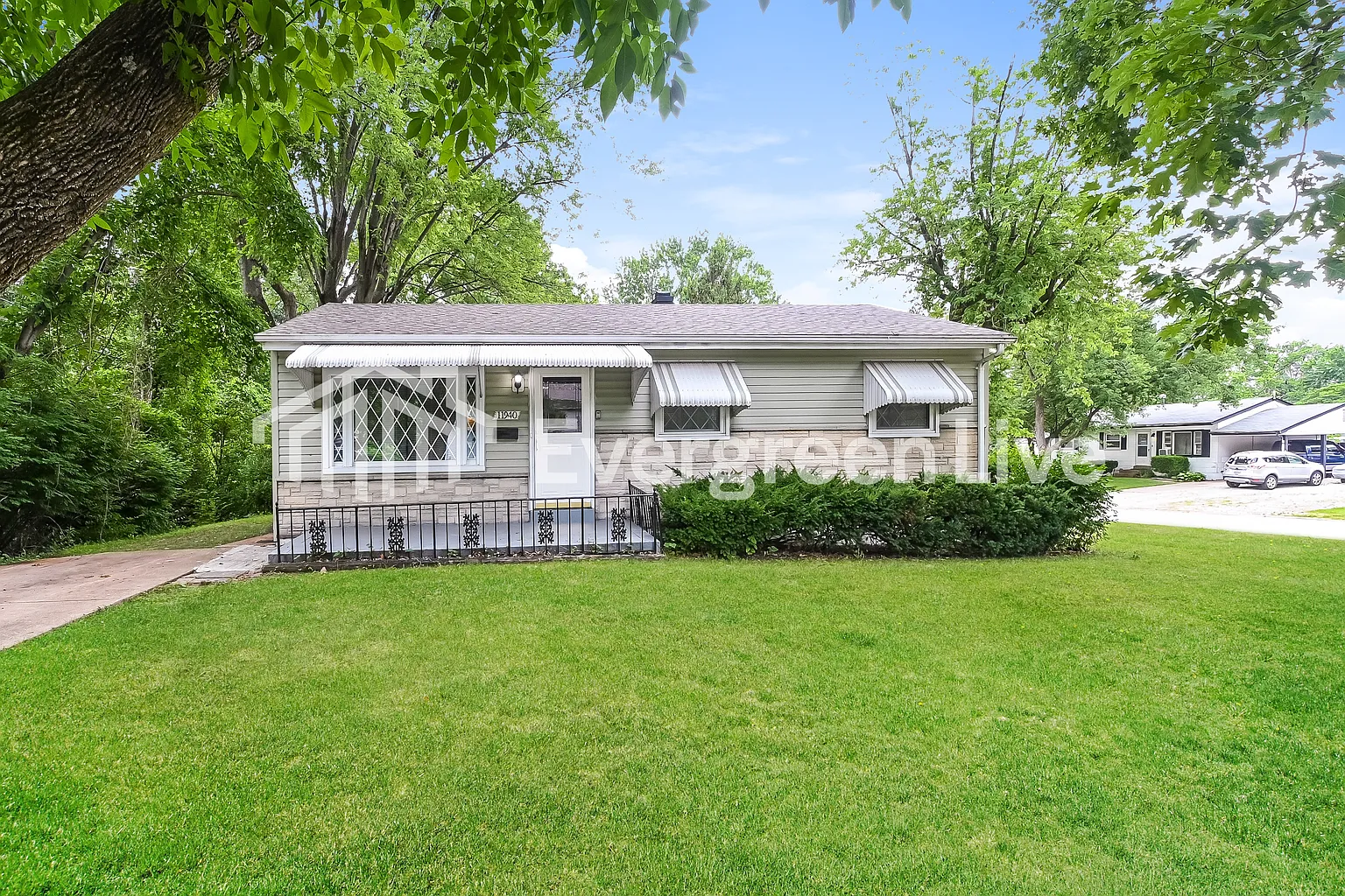 11940 Raymond Ave photo 1