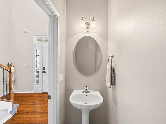 3rd image of 2 Paris Rd