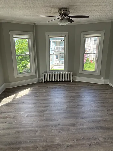 52 Howe St Photo 1