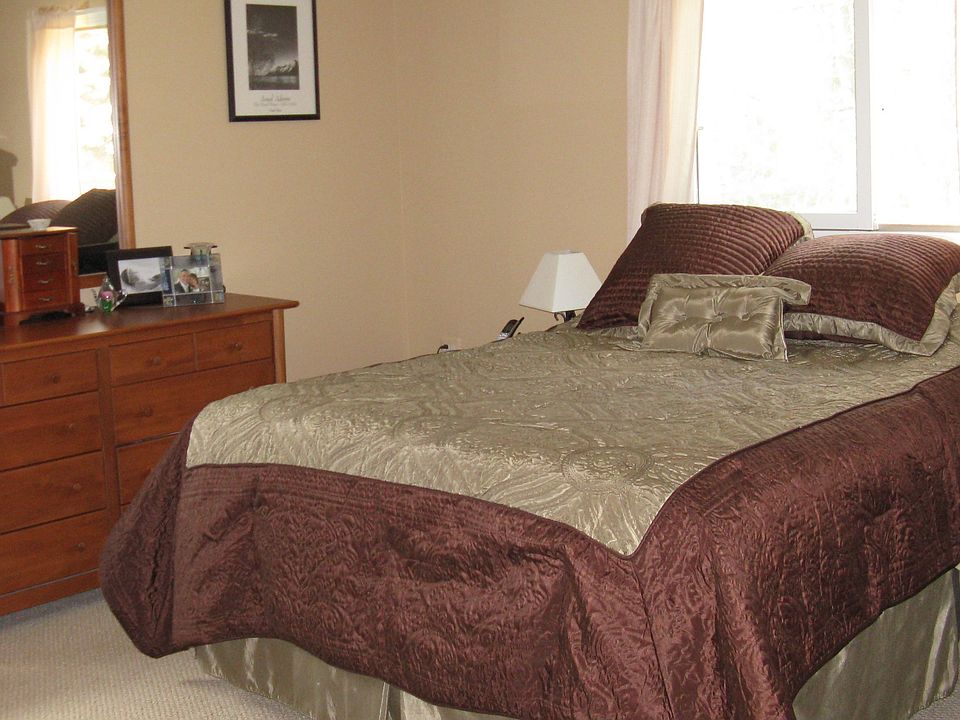 2nd image of 99 Castlewood Trl