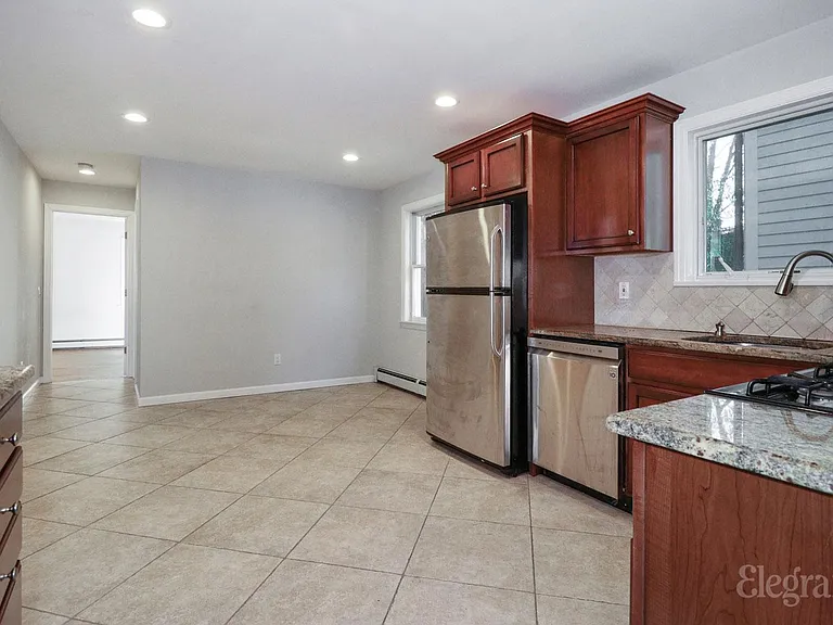 36 Devoe St — Photo 2