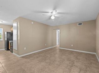 2802 Sealy St APT 8, Galveston, TX 77550