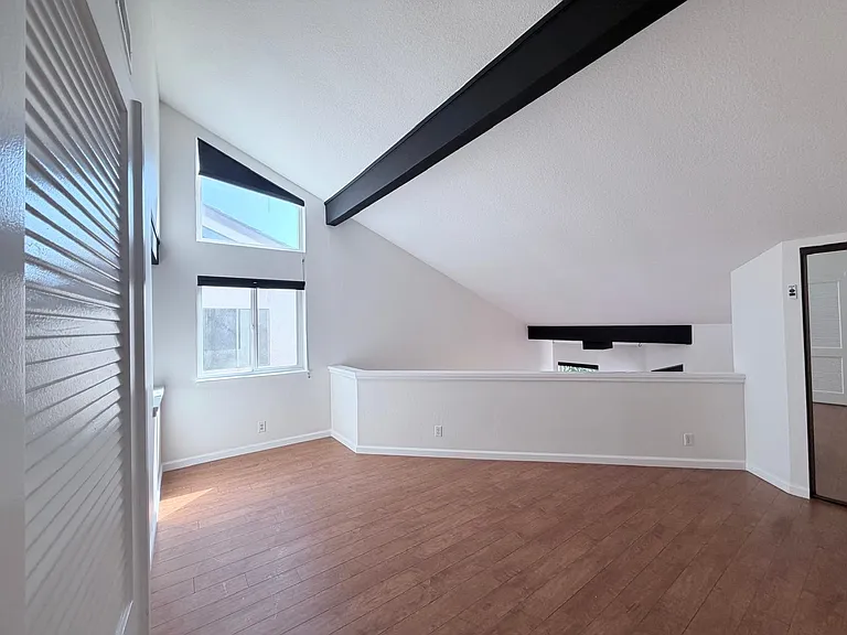 4057 San Francisco Ter — Photo 9