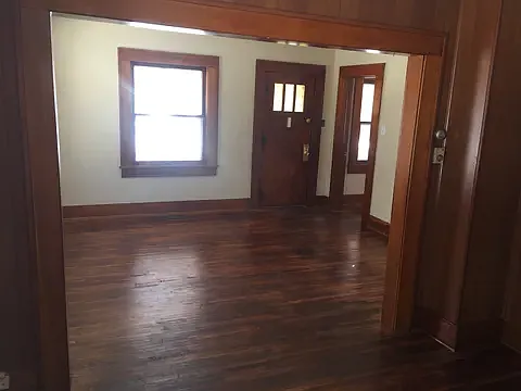 3 bed, 2000 sqft, $1,400 — Photo 2