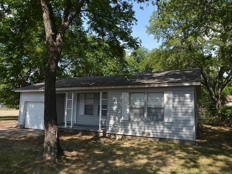 505 Pemberton Dr — Photo 1