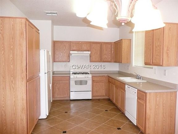4th image of 7688 Hampton Park Ln