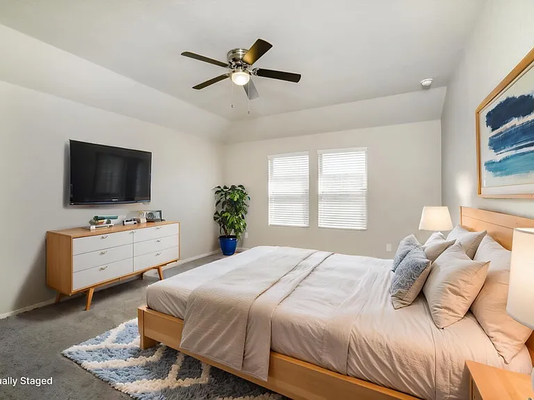 2923 Daisy Mdw — Photo 10
