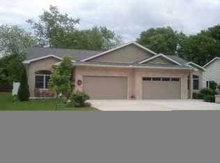 625 Gateway Pl, Essexville, MI