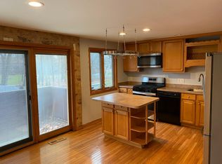 89 Towne House Rd, Hamden, CT 06514