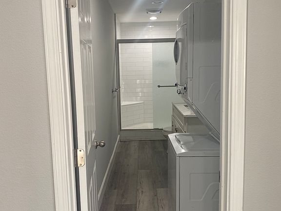4th image of 1433 Bonita Ave